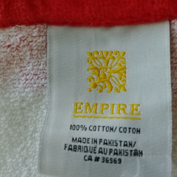 NWOT Beach Towel, 100% Cotton, Length 59 inches, wide 30 inches white/red/black - Picture 11 of 12